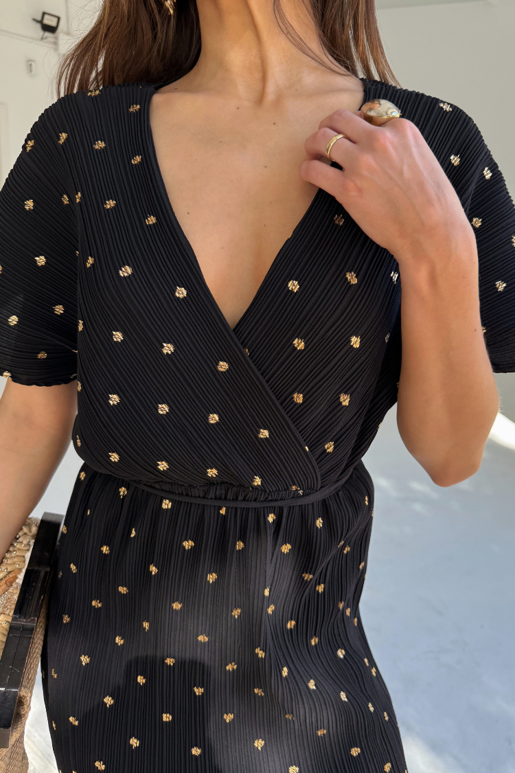 Black Plisse Fifi Dress with Elastic Waist & Asymmetric Hem | Elegant Evening Wear