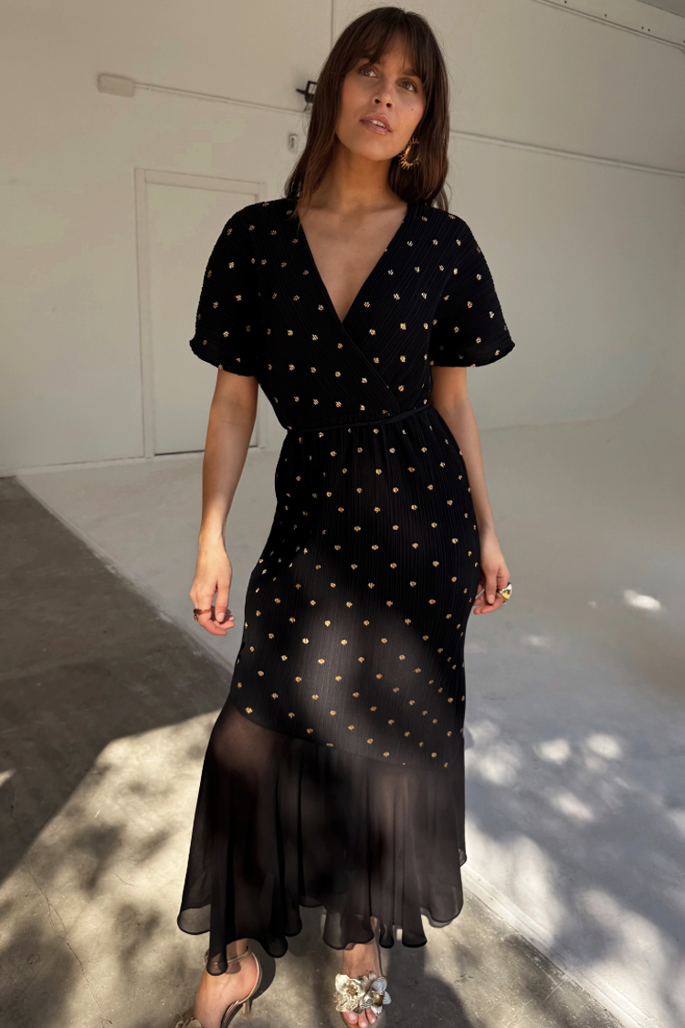 Black Plisse Fifi Dress with Elastic Waist & Asymmetric Hem | Elegant Evening Wear