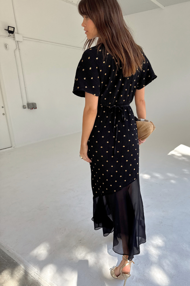 Black Plisse Fifi Dress with Elastic Waist & Asymmetric Hem | Elegant Evening Wear
